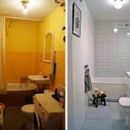 Porównanie dwóch łazienek: po lewej żółta z wanną i zasłoną, po prawej biała z płytkami, wanną i szklanym panelem. Widoczne umywalki, toalety i oświetlenie w obu pomieszczeniach.