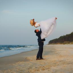 Plener ślubny nad morzem