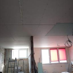 FABA usługi remontowo-budowlane - Sufit podwieszany ja jedna wysokosc w calym mieszkaniu
