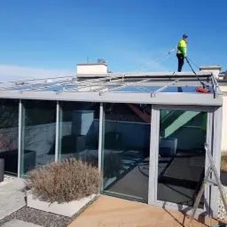 Mycie przeszkleń na wysokości