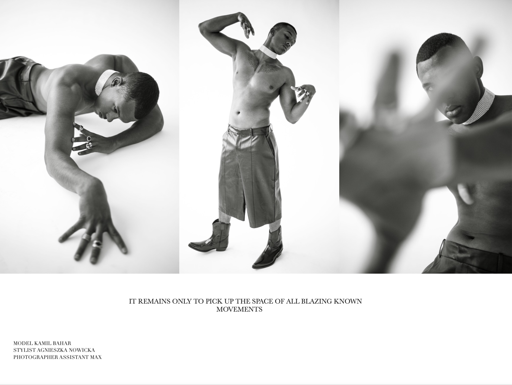 Czarno-biała kompozycja trzech ujęć modela: leżący z wyciągniętą dłonią, stojący w skórzanych szortach i kowbojkach, oraz zbliżenie twarzy z rozmazaną dłonią na pierwszym planie, całość...