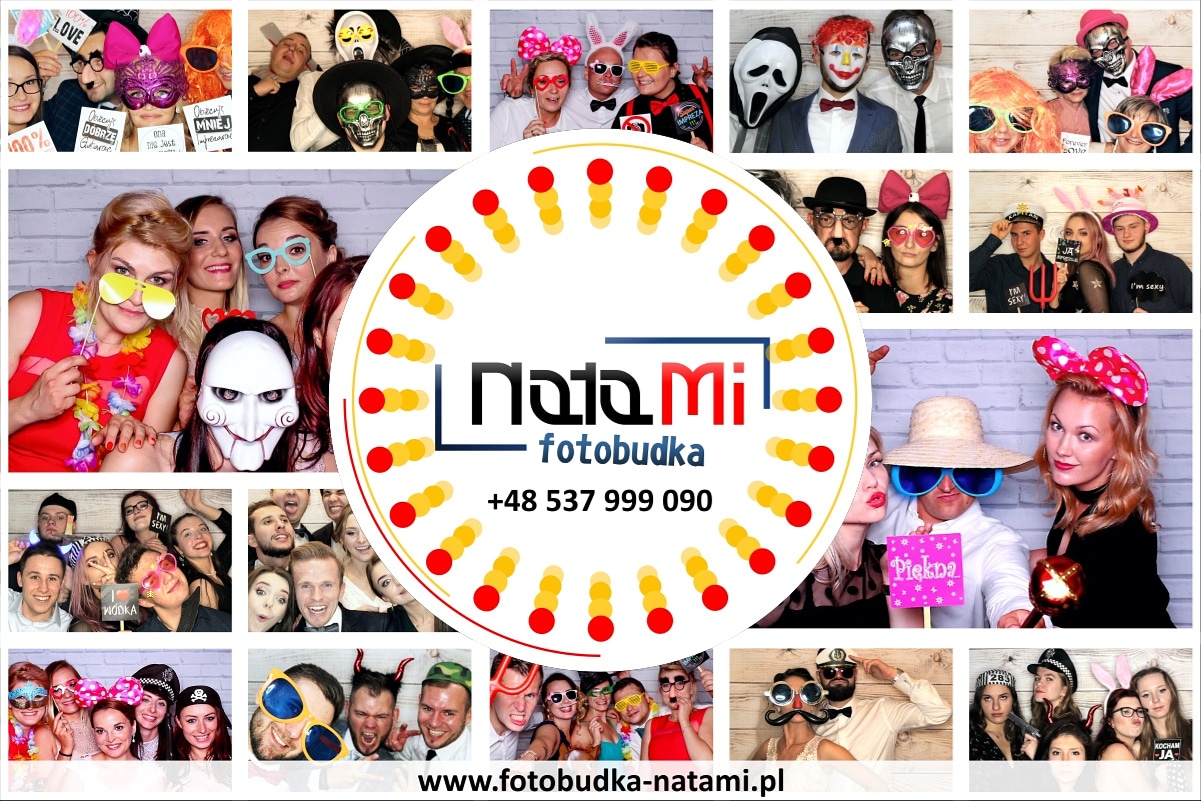 Kolaż zdjęć z sesji w fotobudce, prezentujący różne grupy osób w przebraniach i z rekwizytami, otoczony logo i danymi kontaktowymi firmy oferującej usługę.