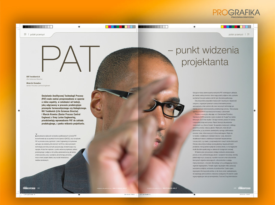 Rozkładówka dwustronicowego magazynu z artykułem o technologii PAT, prezentująca zbliżenie twarzy mężczyzny w okularach, z tekstem i elementami graficznymi.