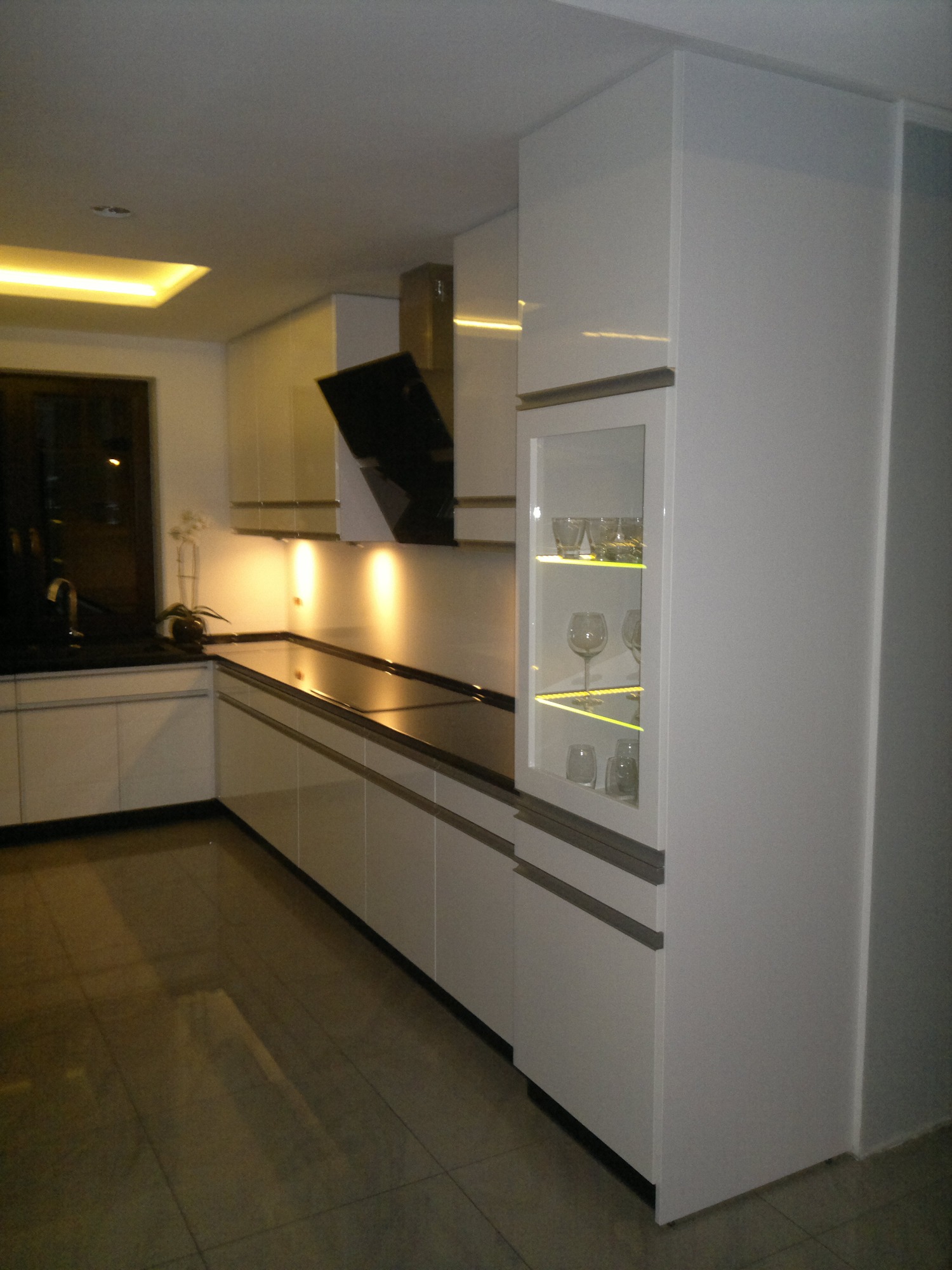 Kuchnia nowoczesna w połysku