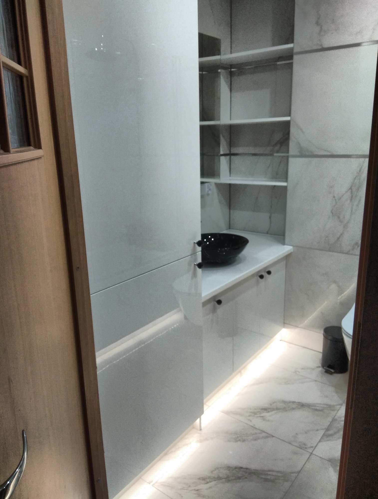 Meble łazienkowe w zabudowie