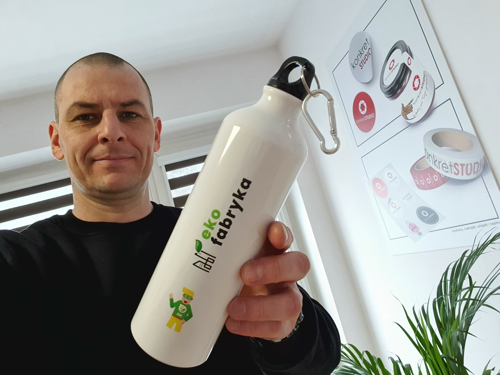 Gadżety reklamowe / bidon aluminiowy / druk UV / Konkretstudio