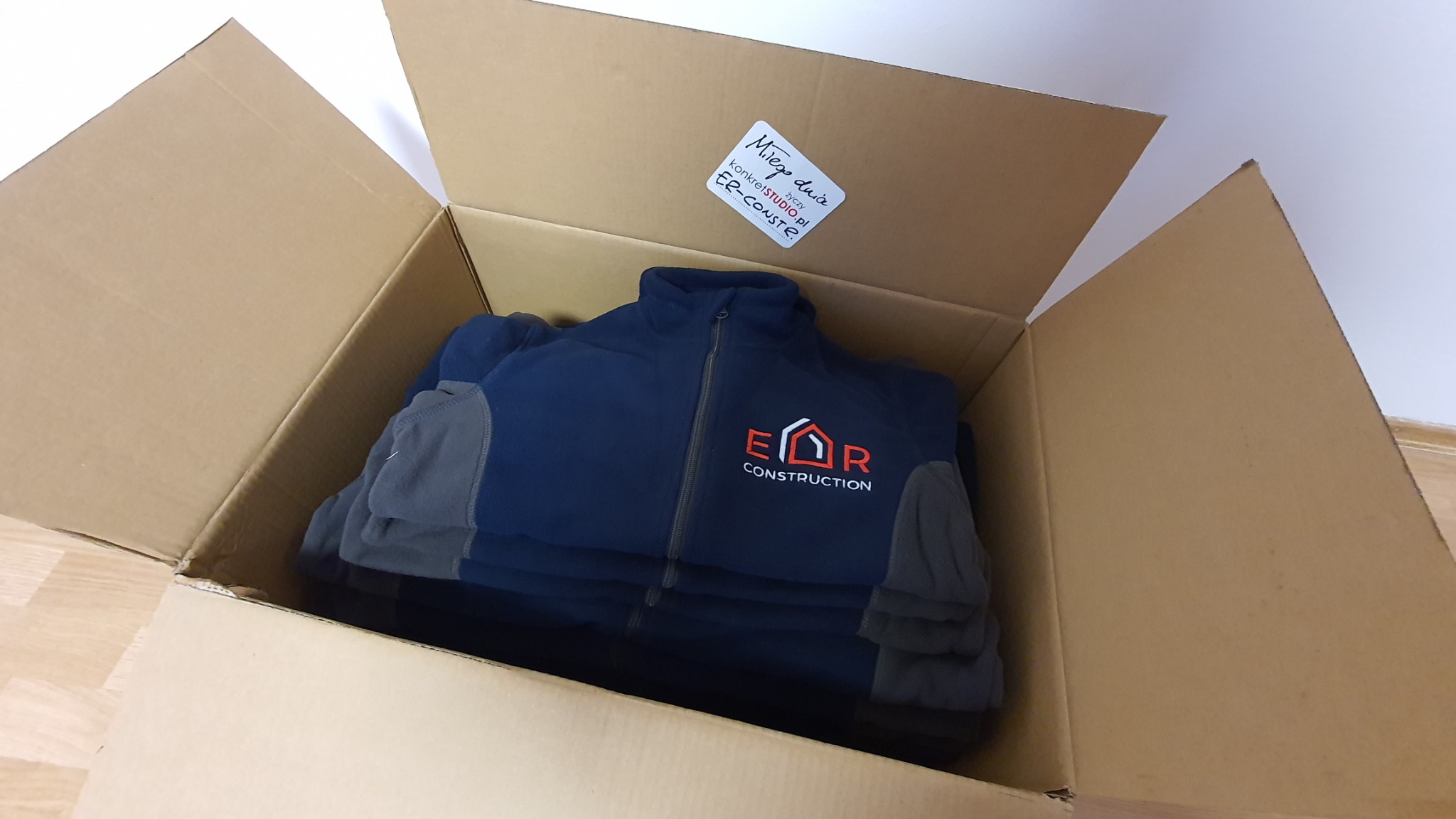 Odzież reklamowa / haft komputerowy / Konkretstudio