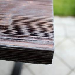 Stolik jest wykonany z drewna litego, postarzany, różne rozmiary, w zależności od potrzeb.