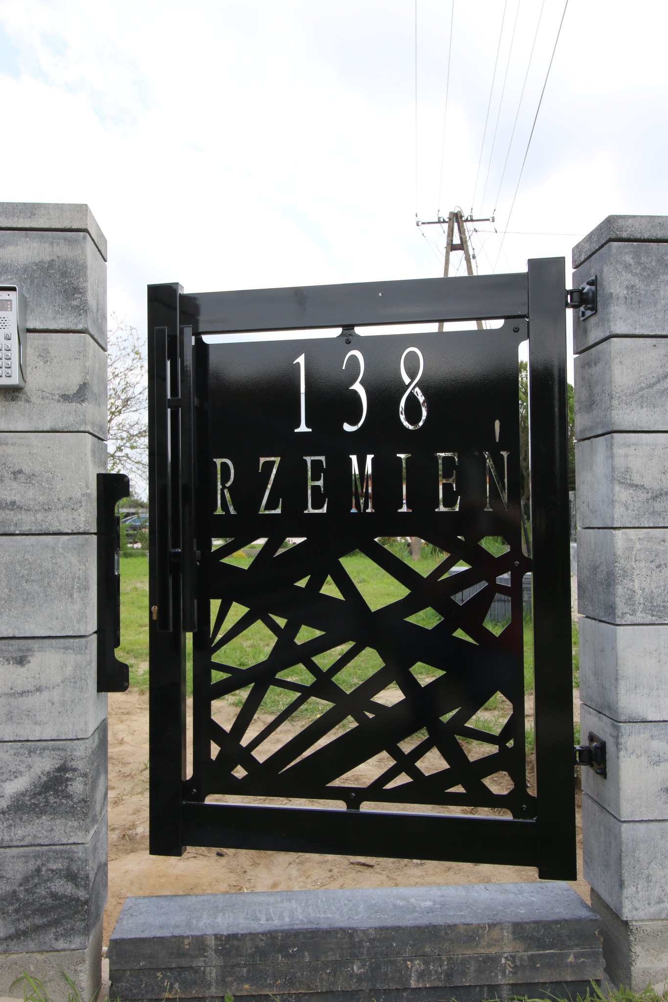 Bramka moderno pełna