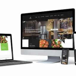 Prezentacja responsywnej strony internetowej restauracji na laptopie, monitorze, tablecie i smartfonie, ukazująca układ i zawartość na różnych urządzeniach.