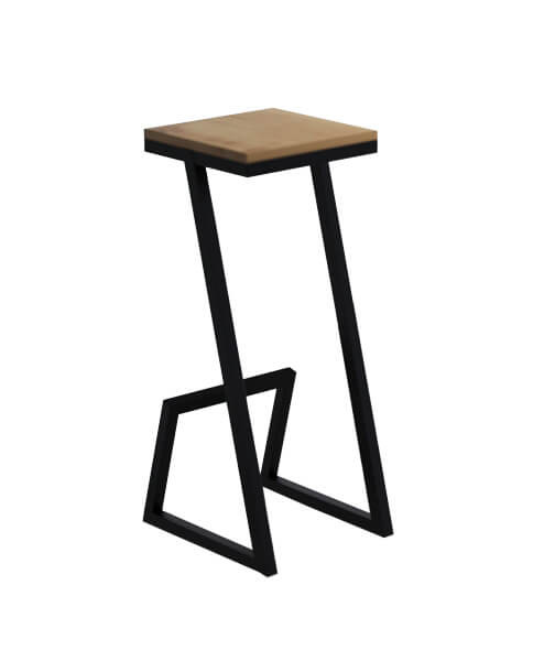 Nowoczesny stołek barowy z jasnym drewnianym siedziskiem i geometryczną, czarną metalową podstawą, na białym tle.
