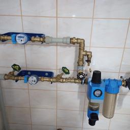 Instalacja wodna, rozprowadzenie wody z filtrami.