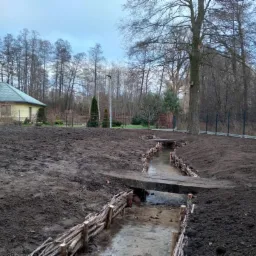 Faszynowanie rowu plus przygotowanie terenu pod trawe