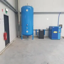 Montaż urządzeń sprężonego powietrza.