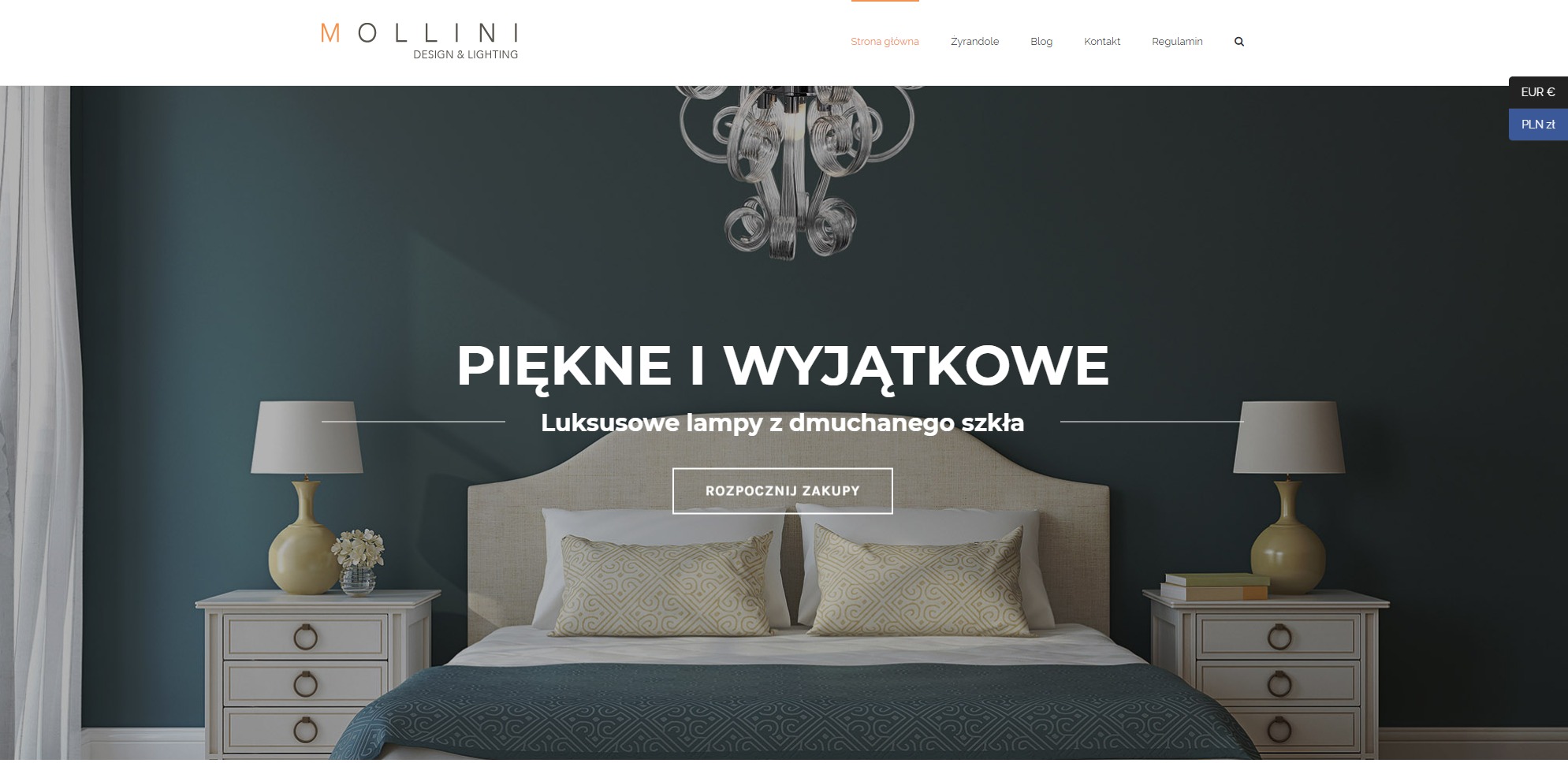 Strona internetowa z aranżacją sypialni, prezentująca luksusowe lampy z dmuchanego szkła marki Mollini, z widocznym żyrandolem i tekstem 'Piękne i wyjątkowe', zachęcającym do zakupów.