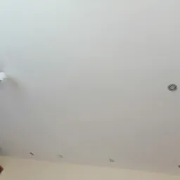 Sufit podwieszany z lampkami ledowymi, gładź, malowanie