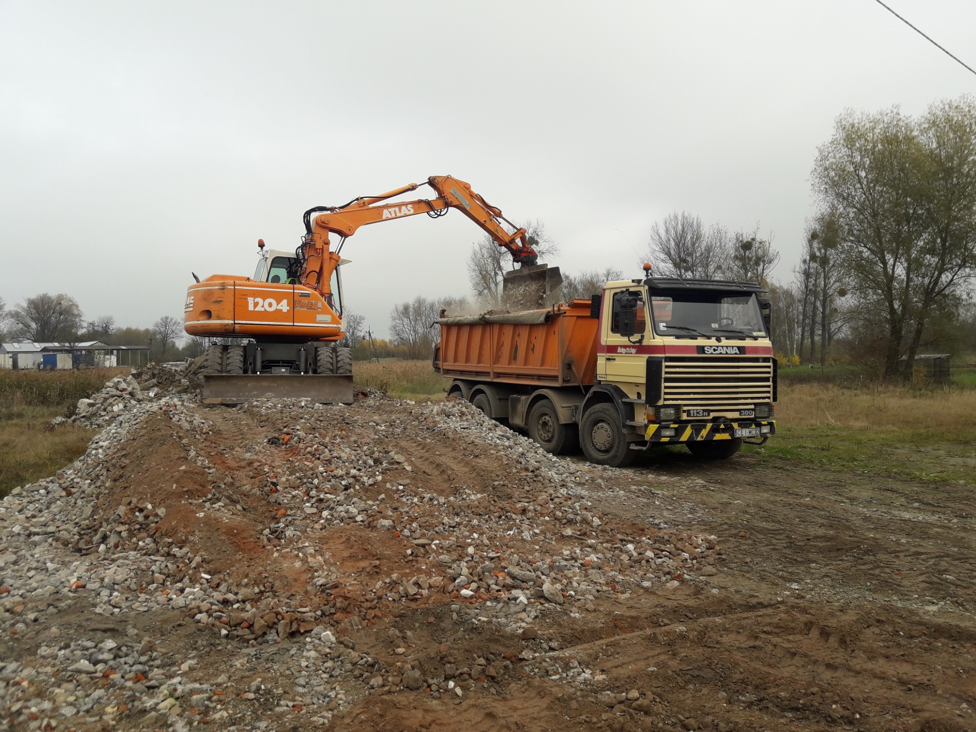 Załadunek, transport materiałów sypkich.