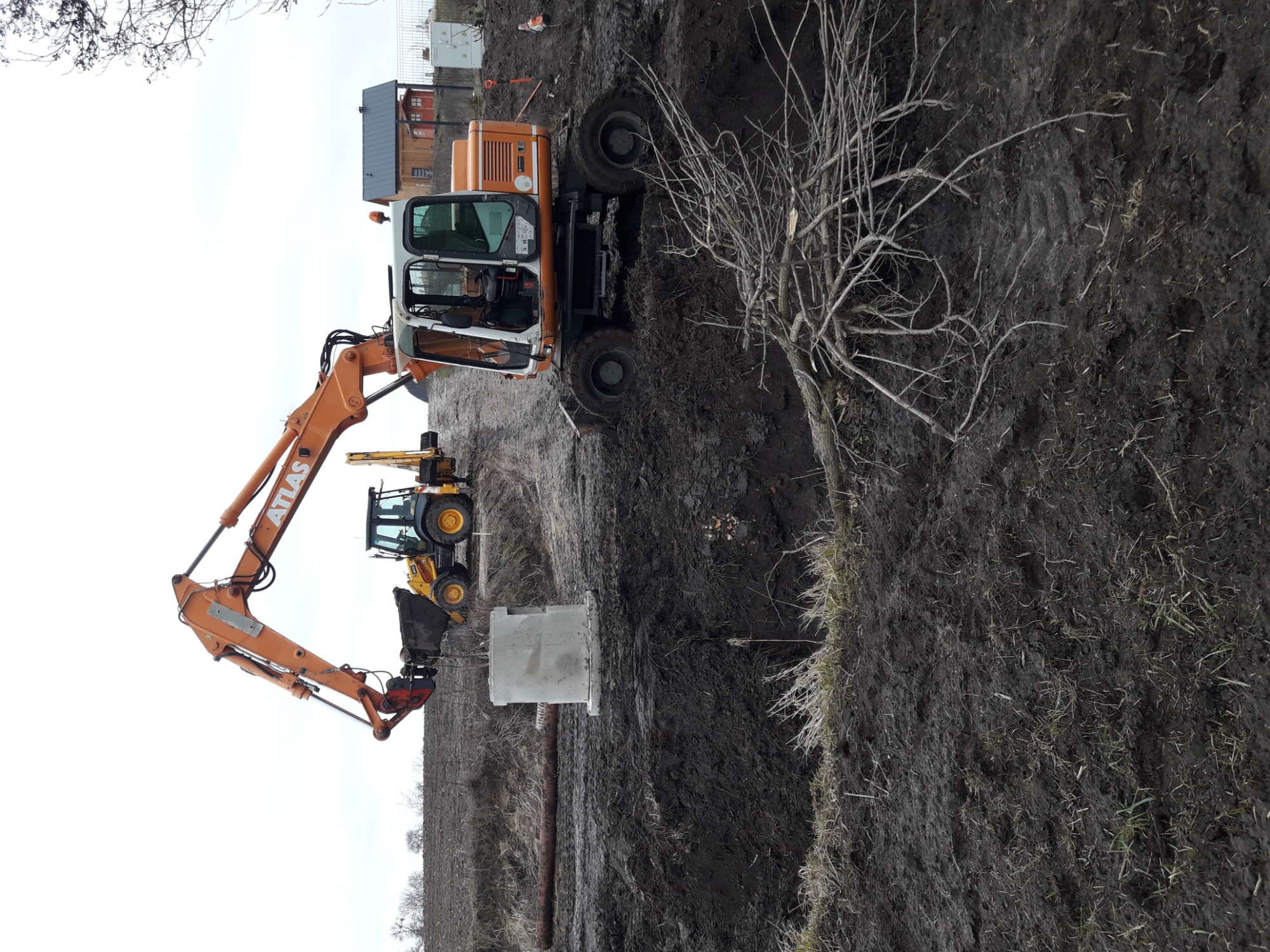 Melioracje,montaż studni.