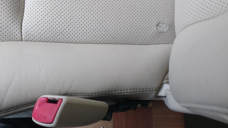 Naprawa tapicerki skórzanej (1)