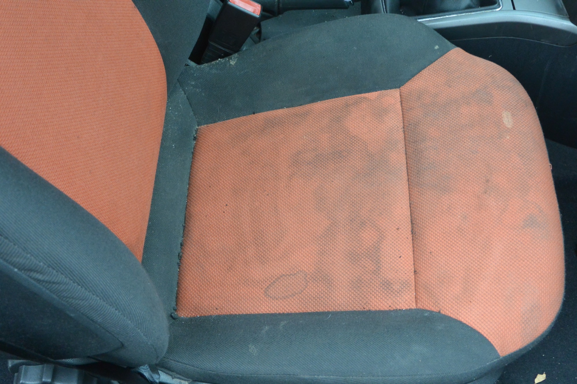 Czyszczenie ekstrakcyjne (przed)