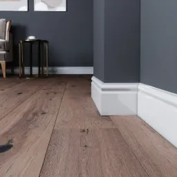 piękna listwa przypodłogowa