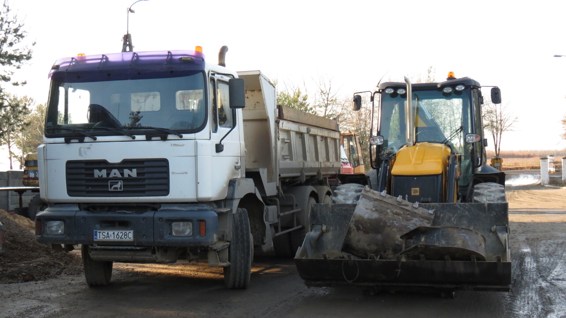 Usługi Koparko-Ładowarką i Wywroytką