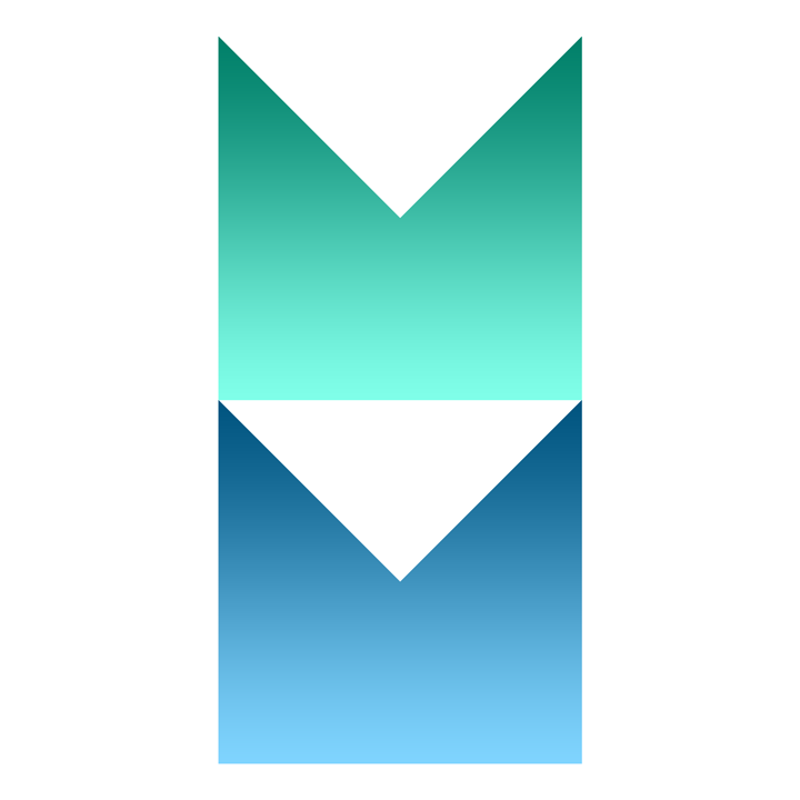 Abstrakcyjny, pionowy kształt strzałki w dół, składający się z dwóch trójkątów z gradientem: górny od turkusowego do jasnego błękitu, dolny od ciemnego do jasnego błękitu, oddzielonych białym...