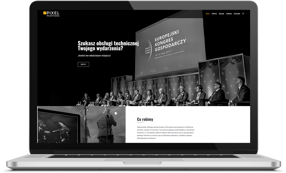 Laptop wyświetlający stronę internetową PIXEL Multimedia prezentującą obsługę techniczną wydarzeń, w tym Europejski Kongres Gospodarczy, z widocznym panelem prelegentów i ujęciem z obsługi...