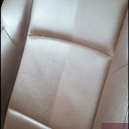 Czysta Pasja - Efekt czyszczenia tapicerki skórzanej 50/50 ( lewa strona jest nie czyszczona)