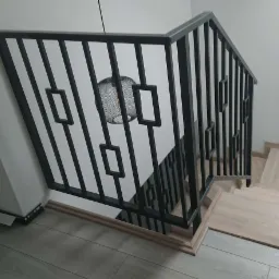 Balustrada stylowa w domu jednorodzinnym