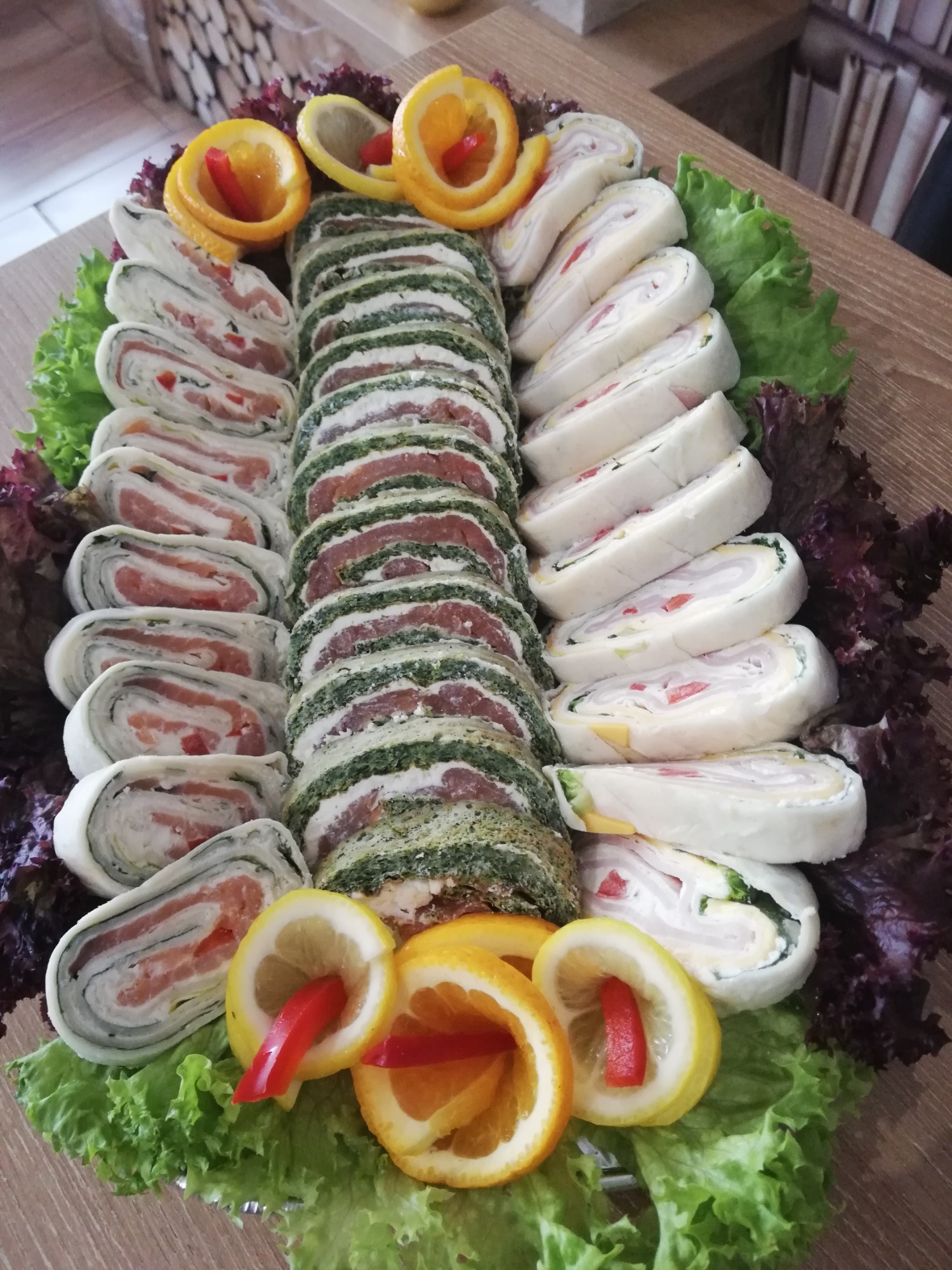 roladki szpinakowe oraz tortille na zimno