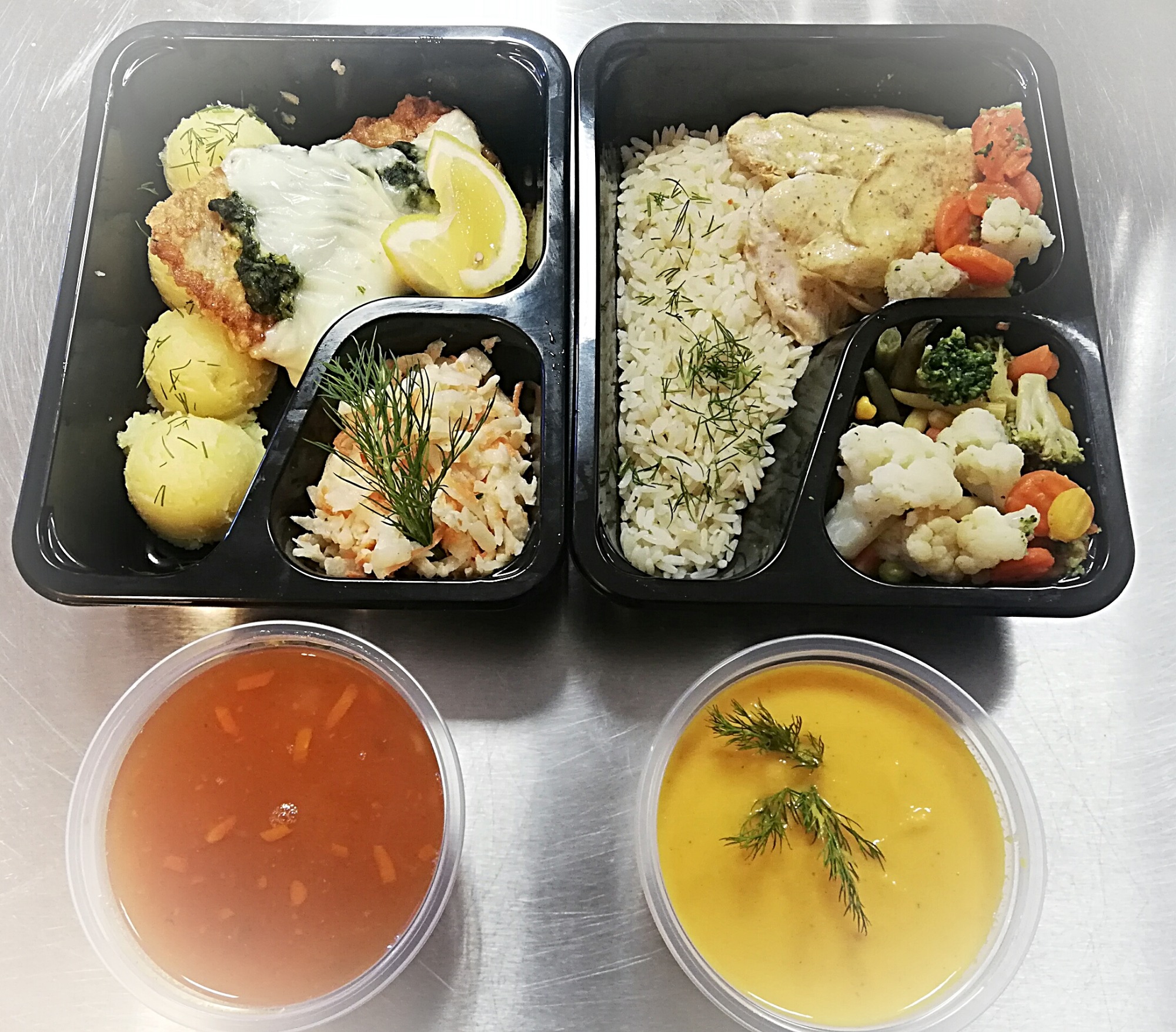 pojemniki nadają się do podgrzewania w mikrofali.