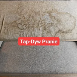 Porównanie: fragment szarej kanapy z wyraźnymi, ciemnymi plamami przed czyszczeniem (góra) i ten sam fragment kanapy po czyszczeniu, bez plam (dół).