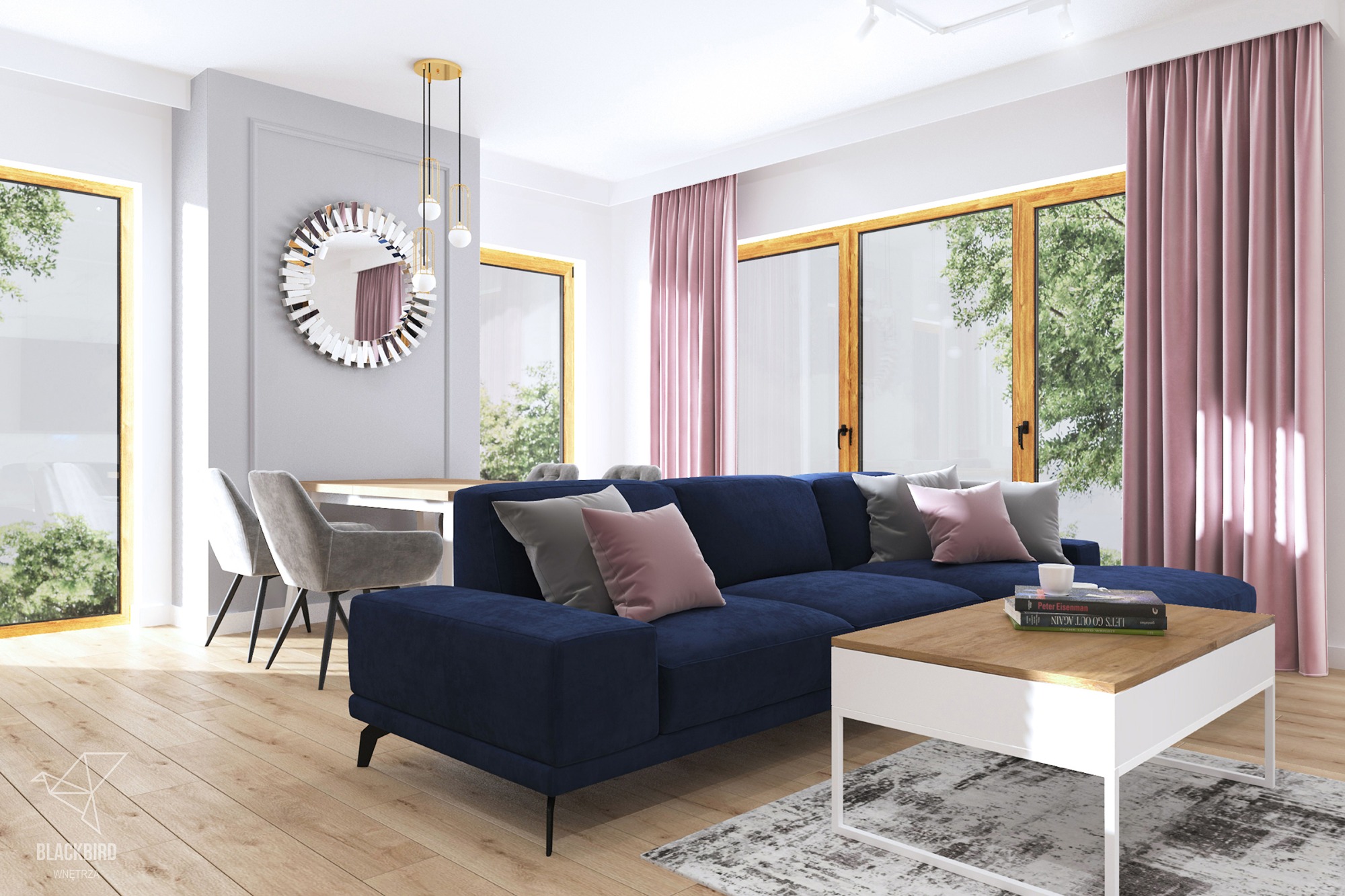 Salon z granatową sofą, drewnianym stolikiem kawowym, okrągłym lustrem z dekoracyjnymi elementami i różowymi zasłonami, oświetlony wiszącymi lampami z białymi kulami.