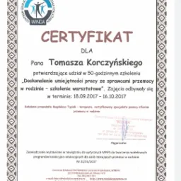 Certyfikat ukończenia 50-godzinnego szkolenia 'Doskonalenie umiejętności pracy ze sprawcami przemocy w rodzinie - szkolenie warsztatowe' dla Pana Tomasza Korczyńskiego, wydany przez Centrum...