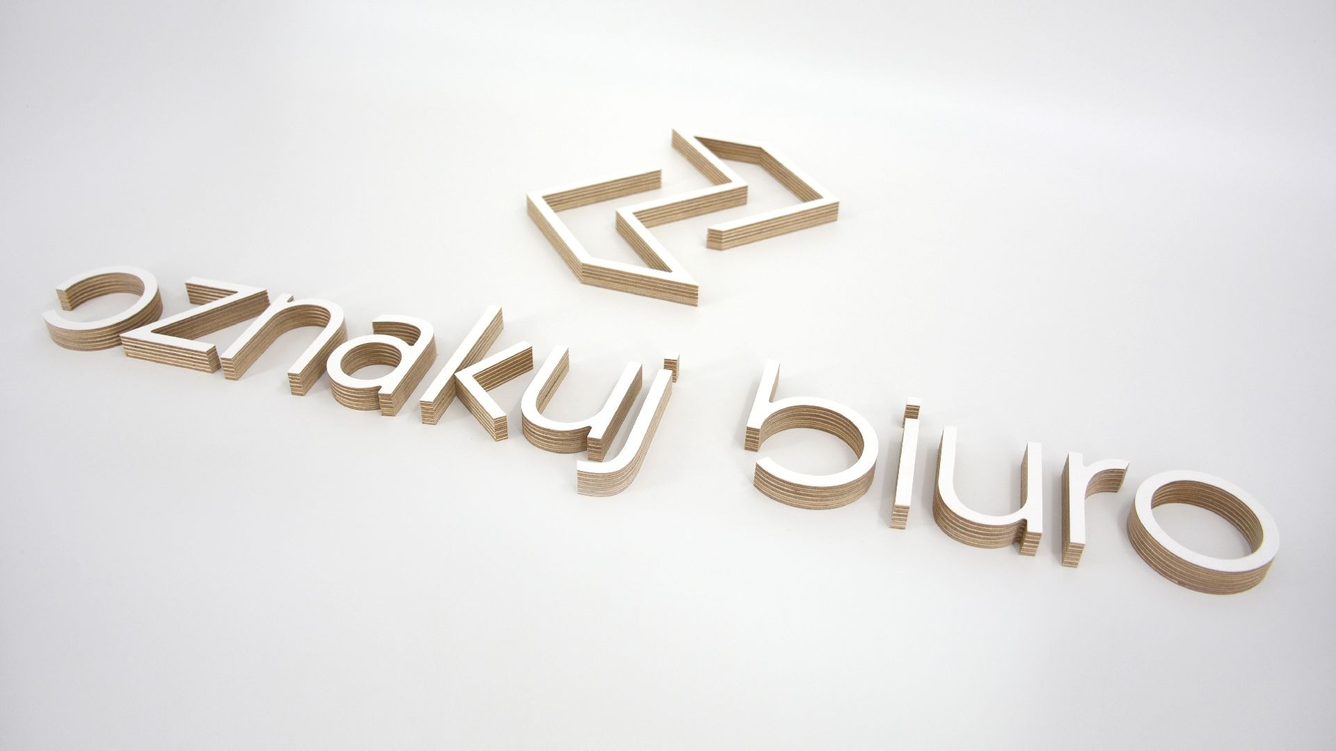 frezowanie CNC sklejki dwustronnie laminowanej