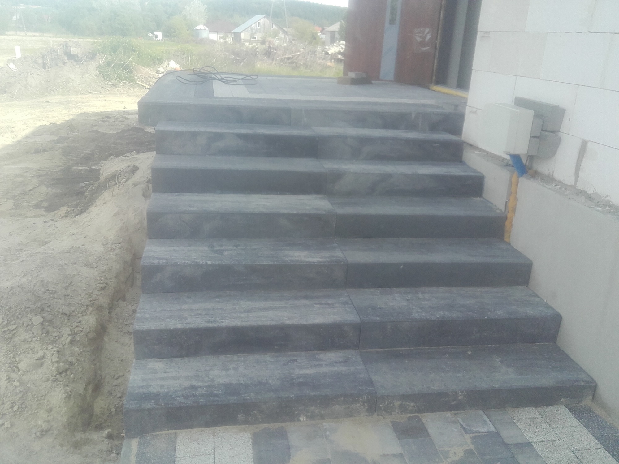 Schody z gotowych elementów