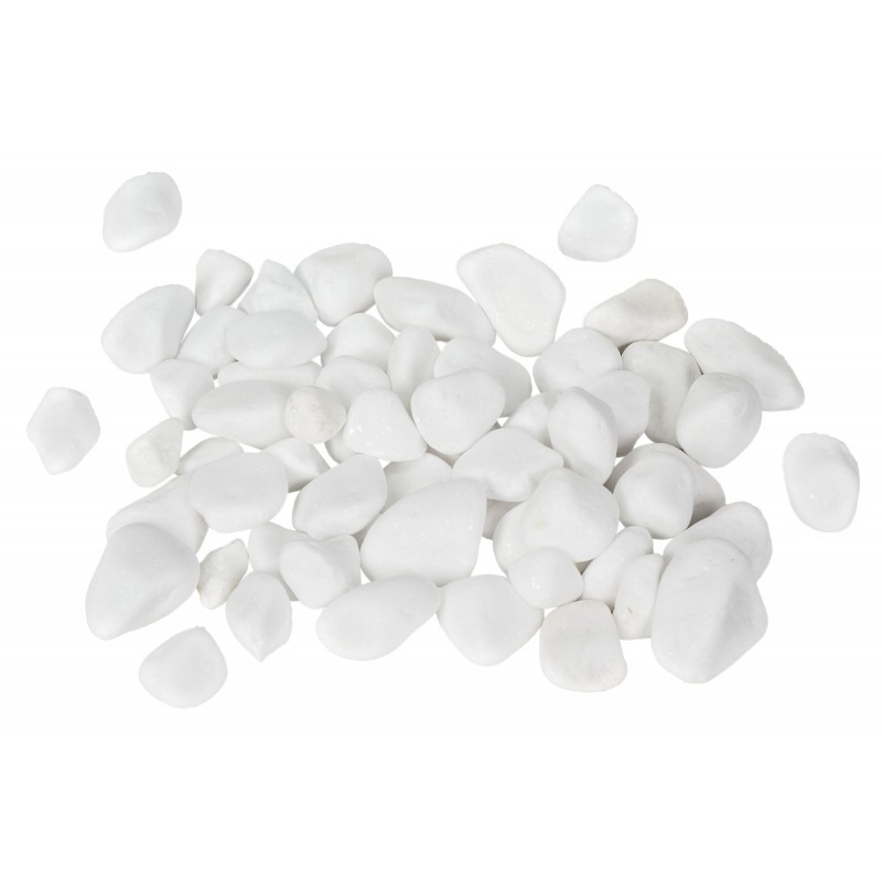 Białe, gładkie kamienie dekoracyjne o nieregularnych kształtach, ułożone na białym tle, z widocznymi refleksami światła.