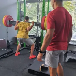 Treningi personalnego w bardzo przyjaznej atmosferze podojrzajac za nowoczesnym podejściem do treningu.