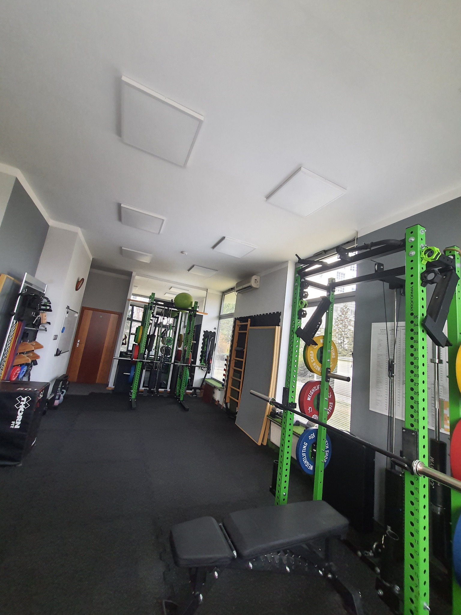 Na większej sali prowadzone są rownoczesie nie więcej niż 2 treningi.