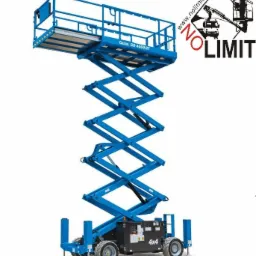 Niebieska platforma robocza Genie GS-4069 RT z napędem 4x4, widok z dołu na białym tle, z logo firmy w prawym g&oacute;rnym rogu.