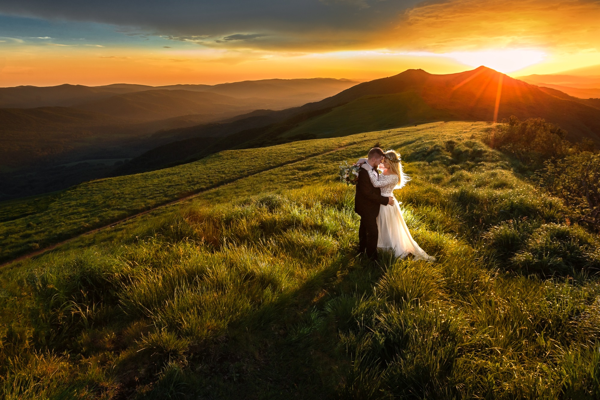 Zachód słońca i Para Młoda