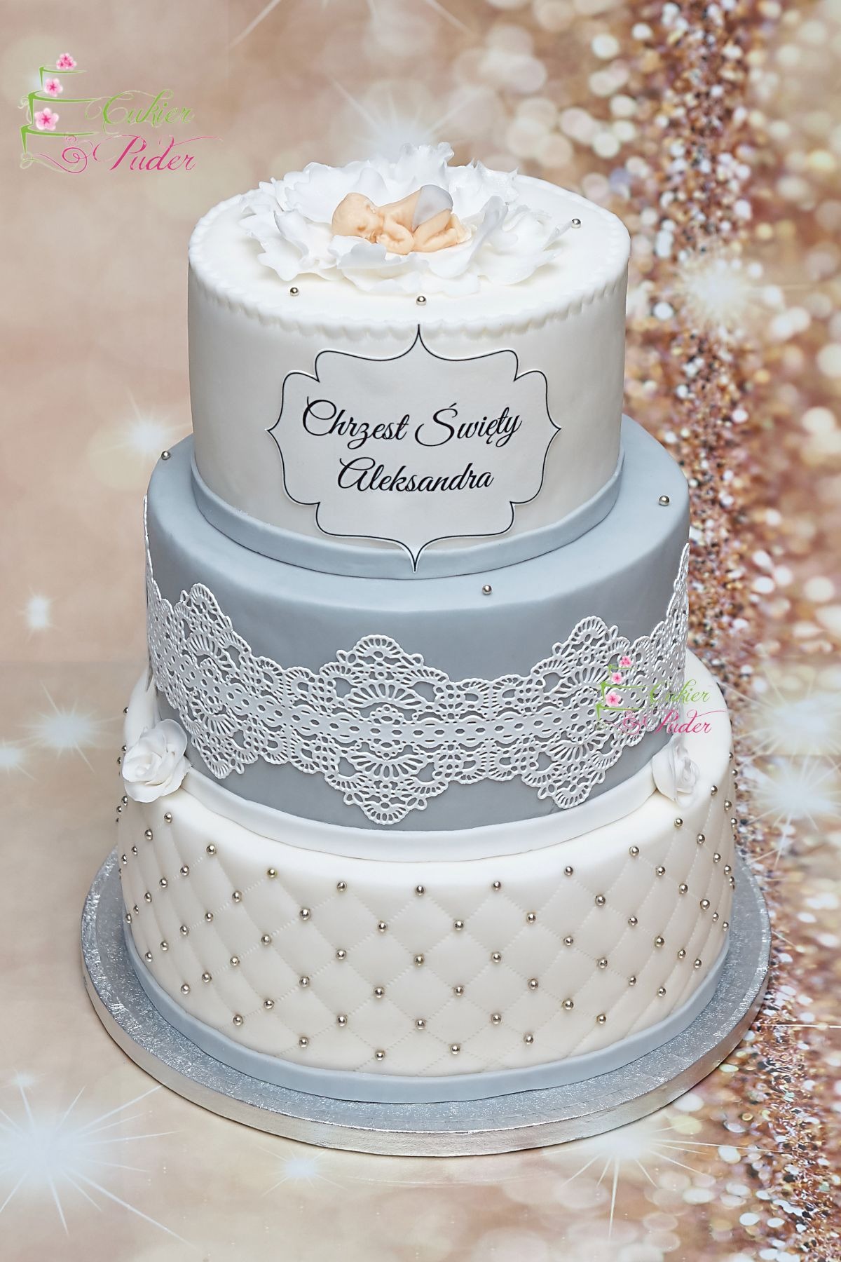 Klasyczny tort na Chrzest Święty
