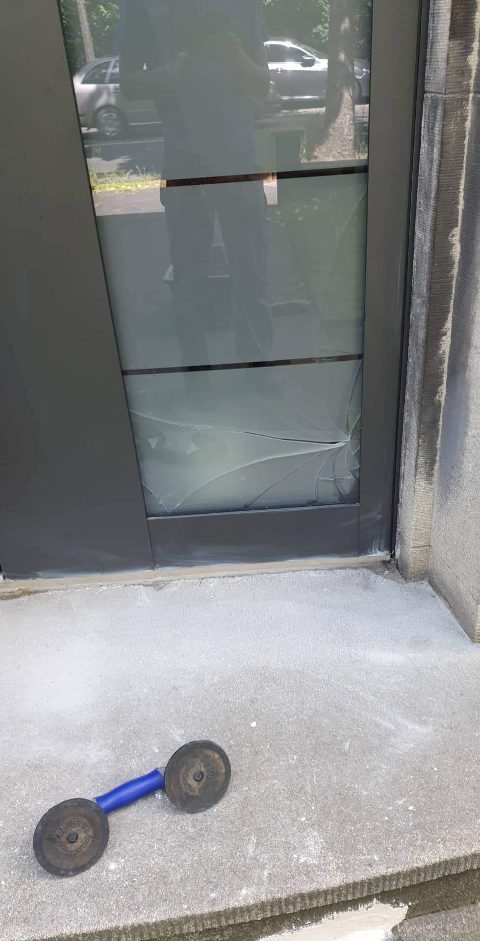 Wymiana uszkodzonych szkieł