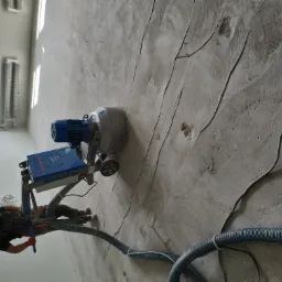 Przygotowanie podłoża poprzez szlifowanie powierzchni