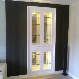 Barek wykonany z lakierowanego MDFu