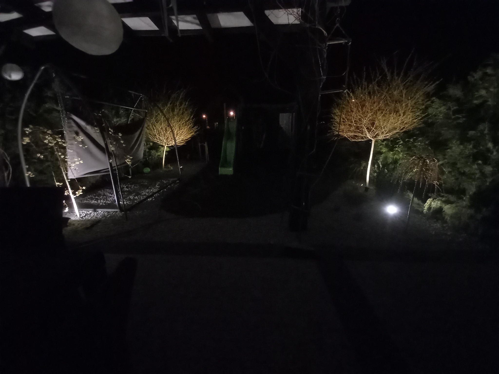 oswietlenie ogrodowe