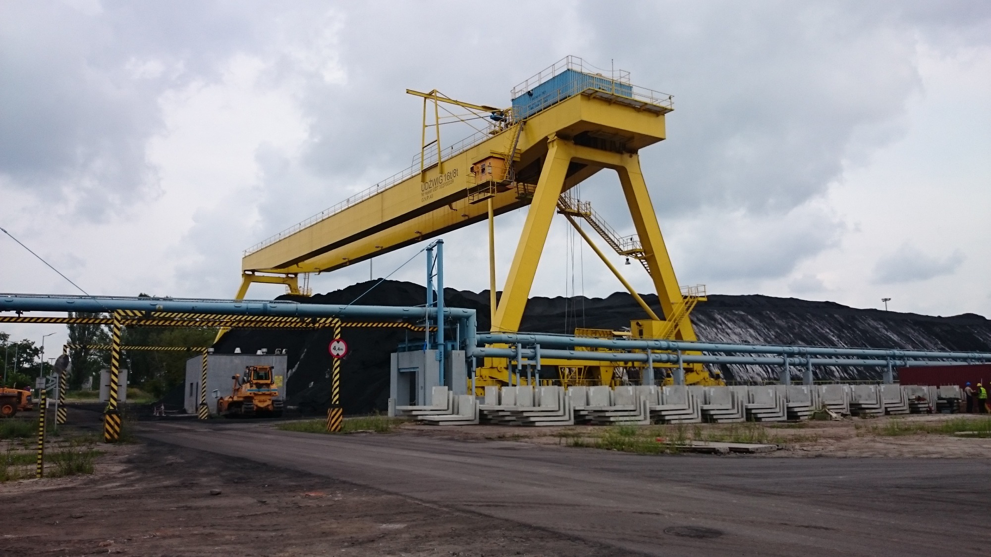 Montaż suwnicy bramowej.