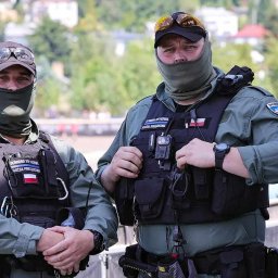 Każde wezwanie traktujemy priorytetowo, nie ma dla nas mniej lub bardziej ważnych klientów.
Mamy najkrótszy czas dojazdu na alarm w powiecie.