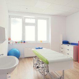 Centrum Na Zdrowie dysponuje 4 w pełni wyposażonymi gabinetami do fizjoterapii, masażu